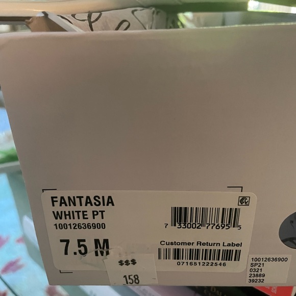 New Wild Pair “Love Wins” Parent Leather Sandals - Picture 3 of 3